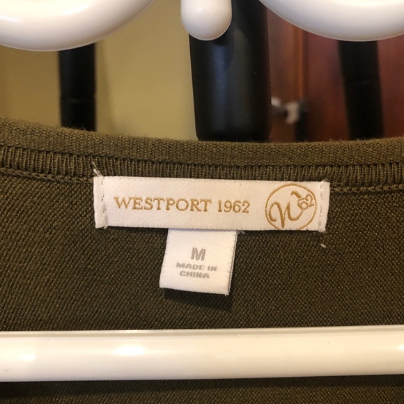 Cold shoulder green sweater with brass ring detail - Picture 2 of 4